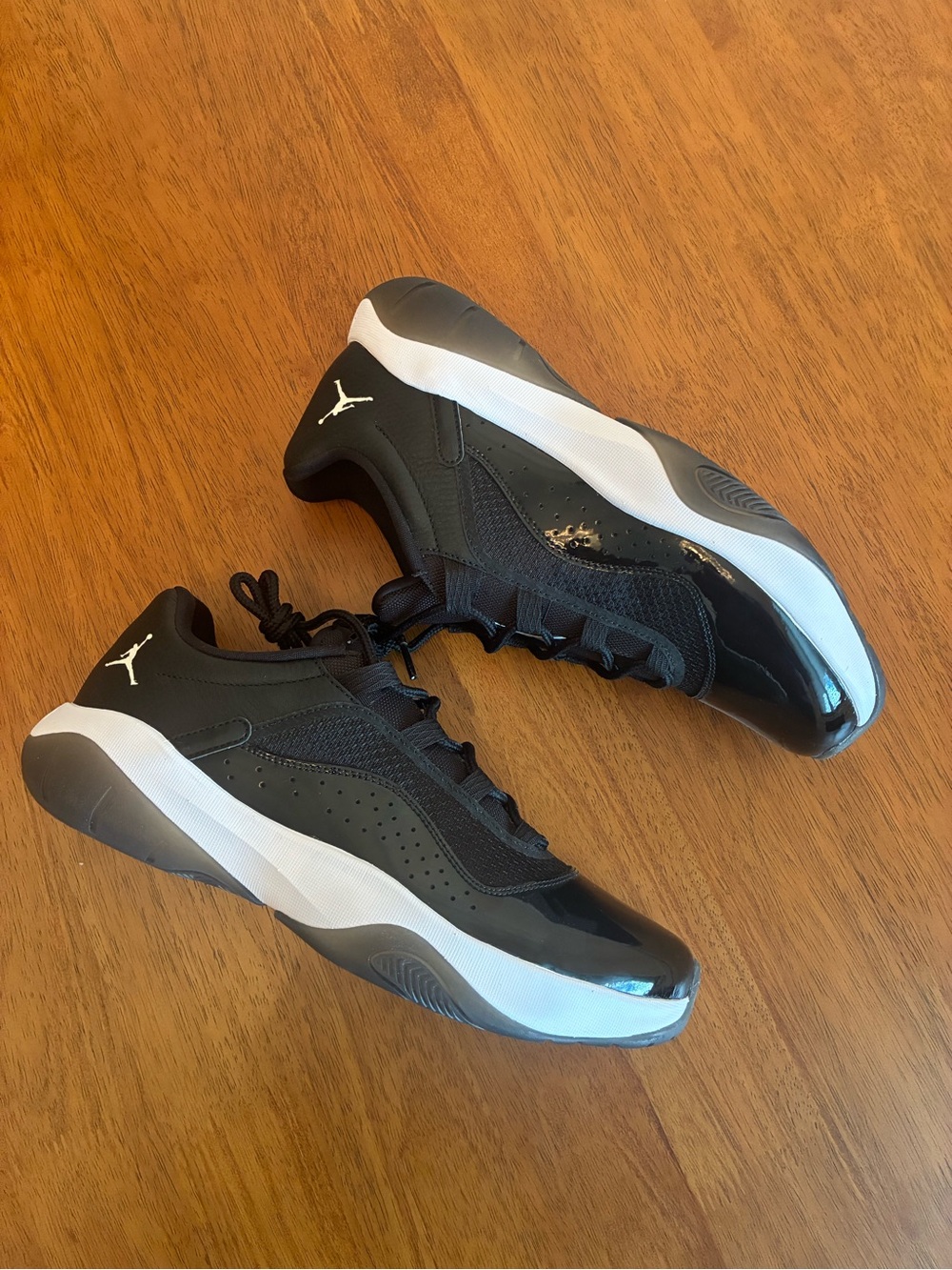 Jordan 11 Low CMFT
